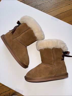 Lamo Girls Brown Faux Suede Boots with Cream Shearling size 2y